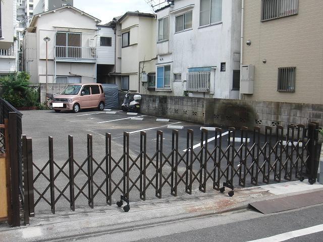 解体後は駐車場に